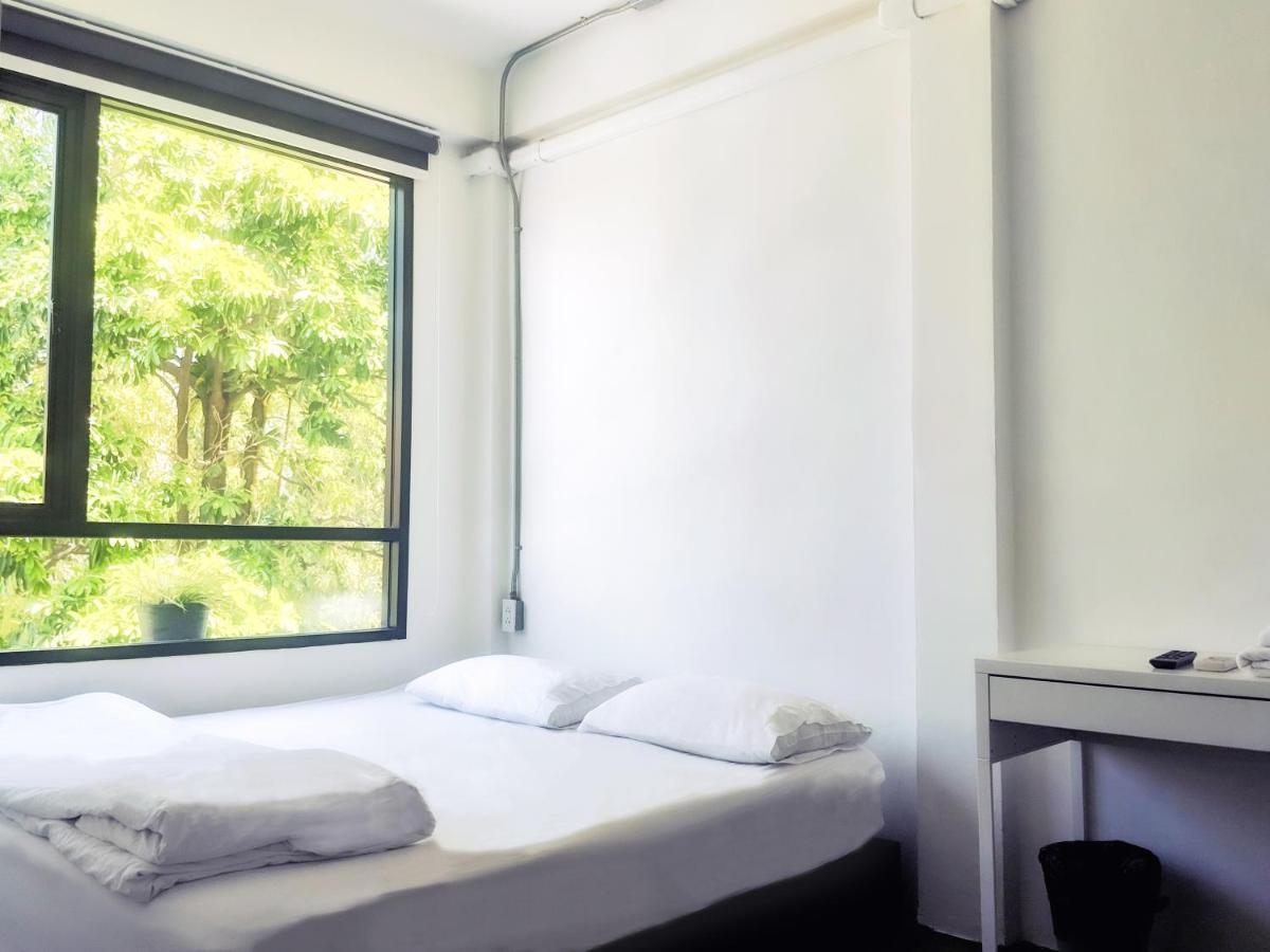 Holy Sheet Hostel Bangkok Luaran gambar