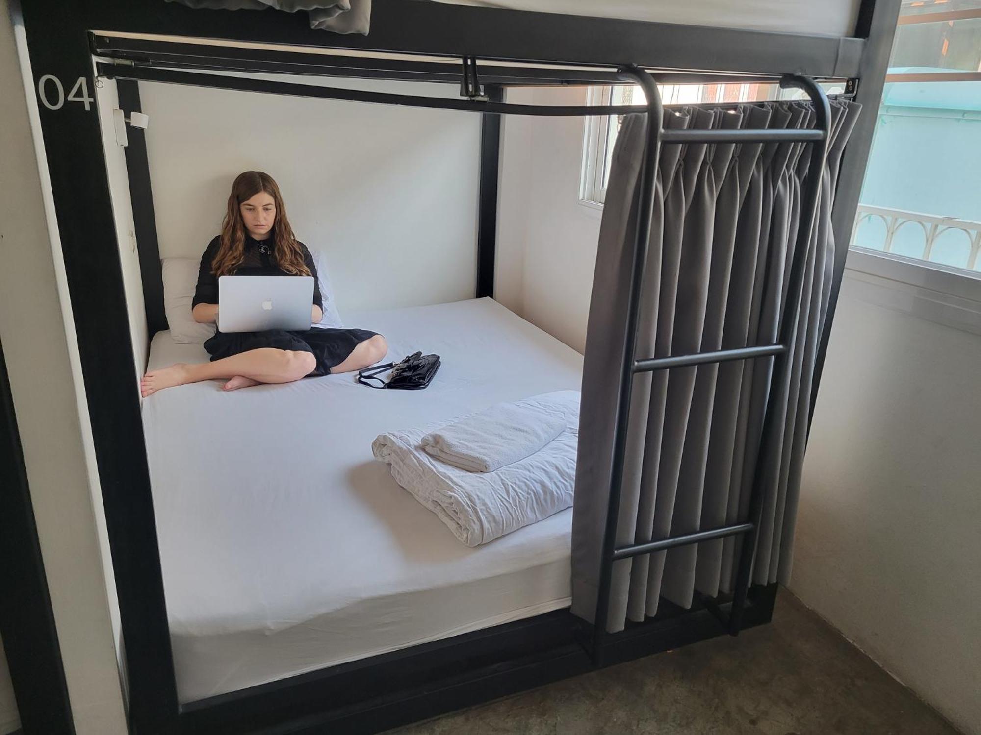 Holy Sheet Hostel Bangkok Luaran gambar