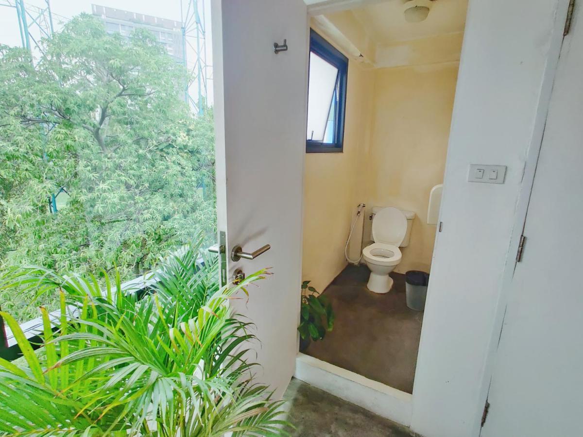 Holy Sheet Hostel Bangkok Luaran gambar